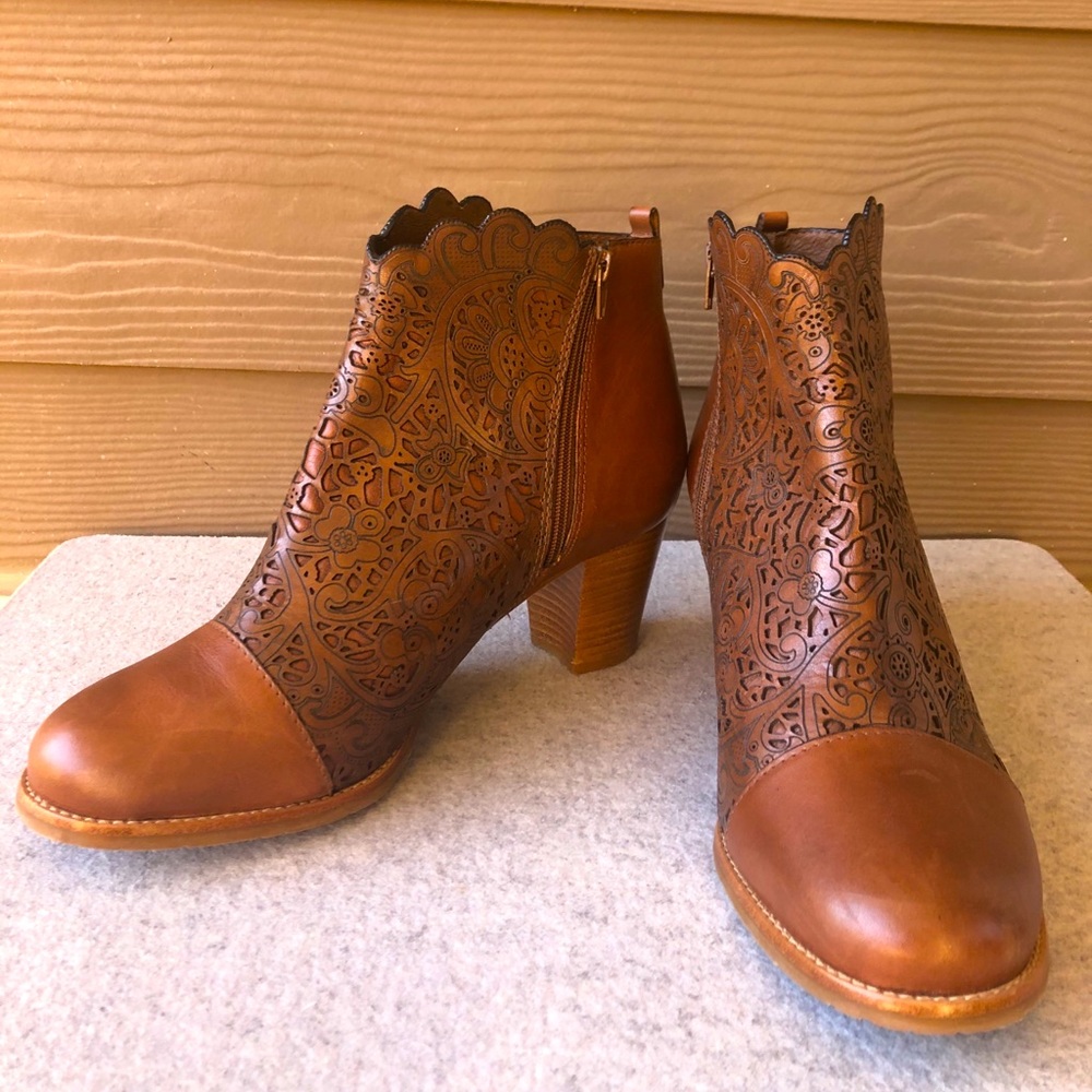 Brighton Glory boots